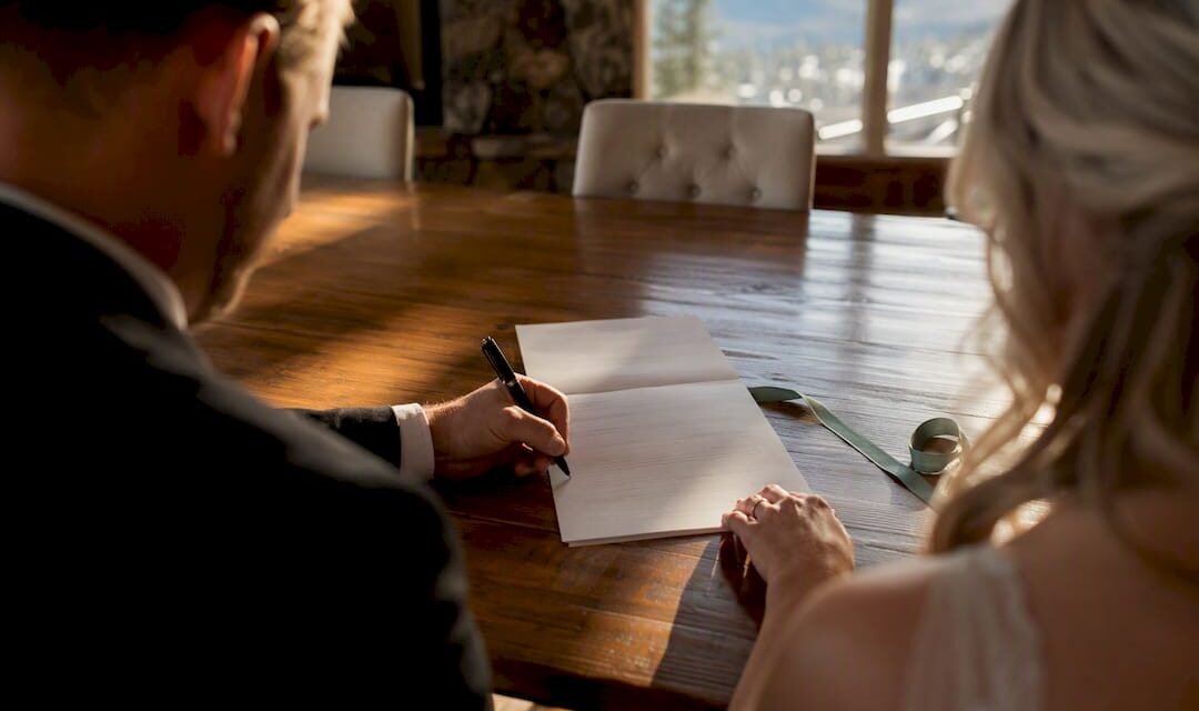 Lock Vacation Rental Wedding Rules for Couples With a Signed Addendum